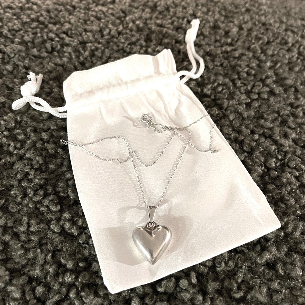 Puffy sterling silver heart romantic shiny 80s style minimalist pendant thin 16"